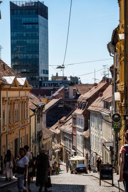 Zagreb, Hırvatistan - 07 Eylül 2024: Sonbaharda tarihi kent merkezi, HDR resmi