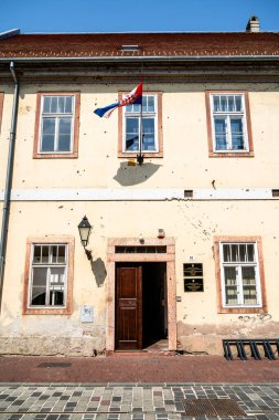 Osijek, Hırvatistan - 2 Eylül 2024: Güneşli havada tarihi merkez