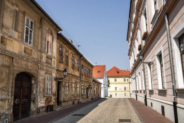 Osijek, Hırvatistan - 2 Eylül 2024: Güneşli havada tarihi merkez