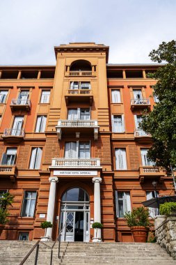 Opatija, Hırvatistan - 7 Eylül 2024: Sonbaharda sahil beldesi, HDR Image