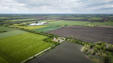 Macaristan 'daki yel değirmeninin havadan görünüşü, Güney Büyük Ova, HDR Görüntü