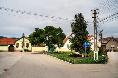 Calnic, Romanya - İlkbaharda resim köyü, HDR Görüntü