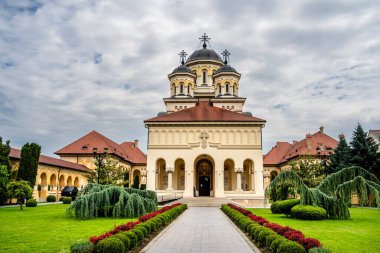 Alba Iulia, Romanya - 15 Nisan 2024: İlkbaharda tarihi kent merkezi, HDR Görüntü