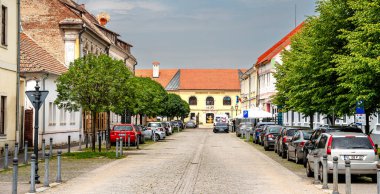 Alba Iulia, Romanya - 15 Nisan 2024: İlkbaharda tarihi kent merkezi, HDR Görüntü
