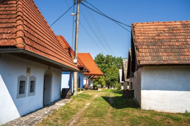 Stara Hora, Slovakya - 13 Ağustos 2024: Yazın tarihi köy, HDR Görüntü