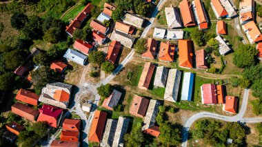 Stara Hora, Slovakya - 13 Ağustos 2024: Yazın tarihi köy, HDR Görüntü