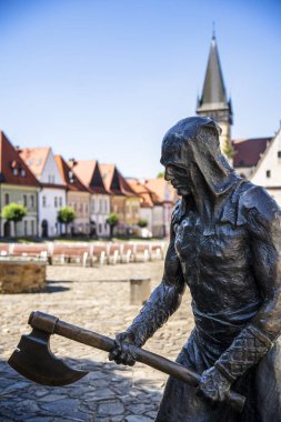 BARDEJOV, SLOVAKIA - 27 Mayıs 2024: Güneşli havalarda eski şehrin manzarası