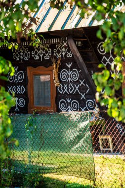 Cicmany, Slovakya - 15 Ağustos 2024: Güneşli havada resim köyü, HDR Görüntü