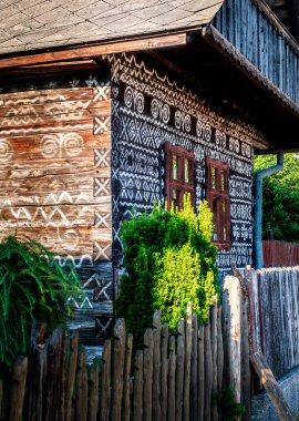 Cicmany, Slovakya - 15 Ağustos 2024: Güneşli havada resim köyü, HDR Görüntü