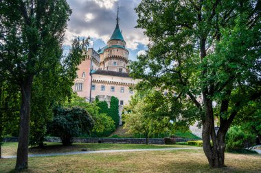 Bojnice, Slovakya - 15 Ağustos 2024: Resimli Şato, HDR Görüntü