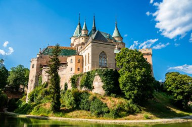 Bojnice, Slovakya - 15 Ağustos 2024: Resimli Şato, HDR Görüntü
