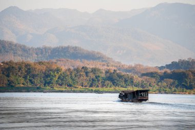 Alacakaranlık, Laos 'taki Mekong Nehri manzarası