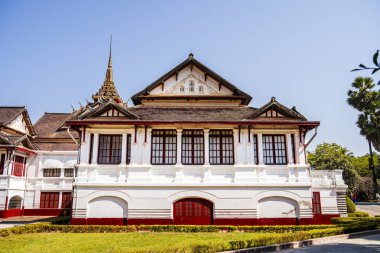 Luang Prabang, Laos - 25 Ocak 2025: Güneşli havada Kraliyet Sarayı, HDR Görüntü