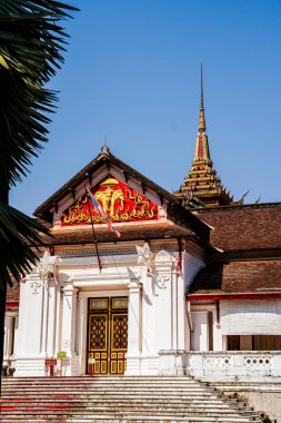 Luang Prabang, Laos - 25 Ocak 2025: Güneşli havada Kraliyet Sarayı, HDR Görüntü