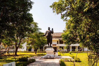 Luang Prabang, Laos - 25 Ocak 2025: Güneşli havada Kraliyet Sarayı, HDR Görüntü