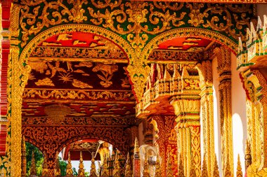Luang Prabang, Laos - 25 Ocak 2025: Güneşli havada Kraliyet Sarayı, HDR Görüntü