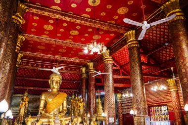 Luang Prabang, Laos - 25 Ocak 2025 Wat Mai Suwannaphumaham Tapınağı