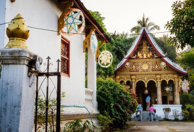 Luang Prabang, Laos - 26 Ocak 2025: Dusk 'taki Tarihi Tapınak