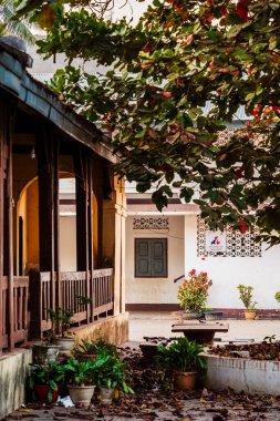 Luang Prabang, Laos - 26 Ocak 2025: Dusk 'taki Tarihi Tapınak