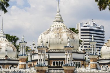 Kuala Lumpur, Malezya - 4 Şubat 2025: Güneşli havada tarihi şehir merkezi, HDR Görüntü