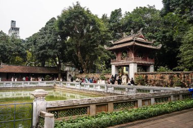 Hanoi, Vietnam - 15 Ocak 2025: Edebiyat Tapınağı (Konfüçyüs Tapınağı)
