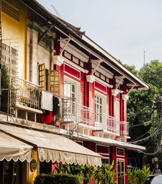 Phnom Penh, Kamboçya - 28 Ocak 2025: Günbatımında tarihi şehir merkezi manzarası