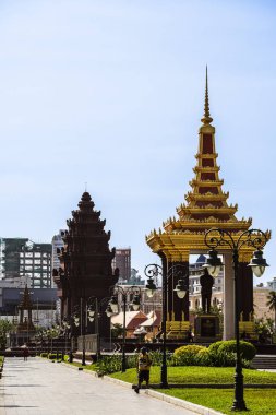 Phnom Penh, Kamboçya - 25 Ocak 2025: Güneşli havada tarihi şehir merkezi