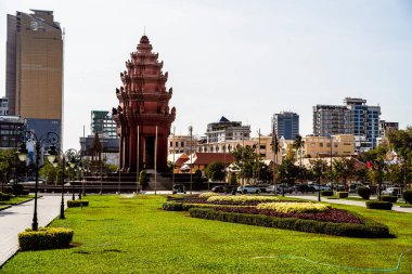 Phnom Penh, Kamboçya - 25 Ocak 2025: Güneşli havada tarihi şehir merkezi
