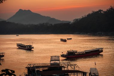 Luang Prabang, Laos - 25 Ocak 2025: Güneşli havalarda Tarih Merkezi, HDR Görüntü