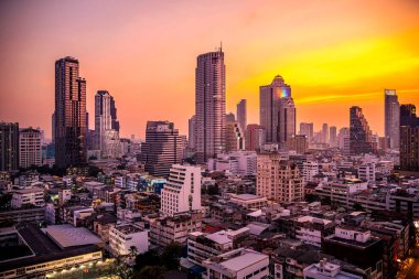 Bangkok, Tayland - 4 Şubat 2025: Dusk 'taki Şehir Manzarası