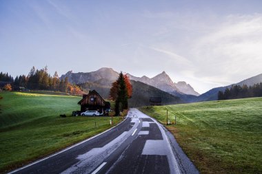 Avusturya 'nın Styria kentindeki Gesause Ulusal Parkı' nın güzel doğa manzarası