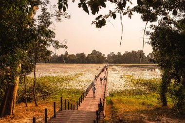 Kamboçya 'daki antik Neak Pean Tapınağı manzarası