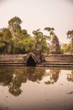 Kamboçya 'daki antik Neak Pean Tapınağı manzarası