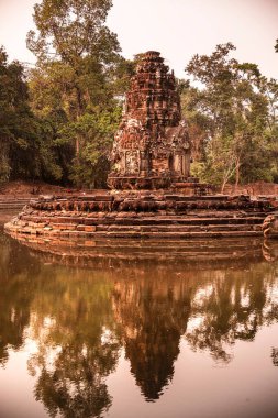 Kamboçya 'daki antik Neak Pean Tapınağı manzarası