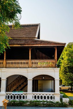 Chiang Mai, Tayland - 5 Şubat 2025: Güneşli havalarda tarihi merkez