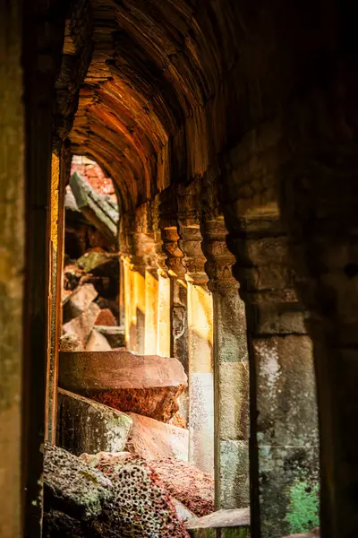 Angkor, Kamboçya - 26 Ocak 2025: Kamboçya 'daki Preah Khan Tapınağı' nın antik kalıntıları