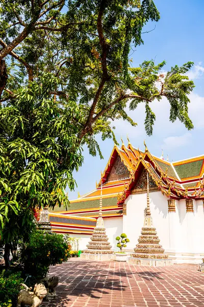 Bangkok, Tayland - 2 Şubat 2025 Wat Pho veya Yalancı Buda Tapınağı
