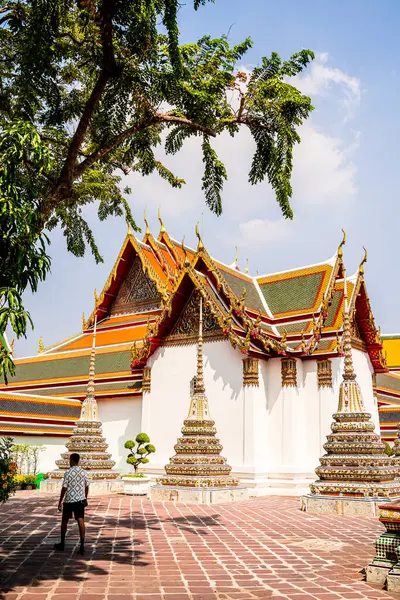 Bangkok, Tayland - 2 Şubat 2025 Wat Pho veya Yalancı Buda Tapınağı