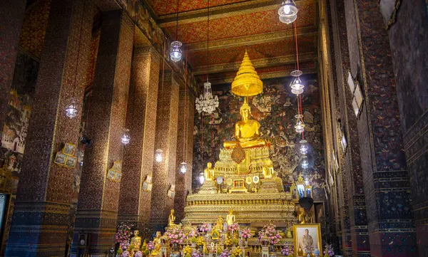 Bangkok, Tayland - 2 Şubat 2025 Wat Pho veya Yalancı Buda Tapınağı