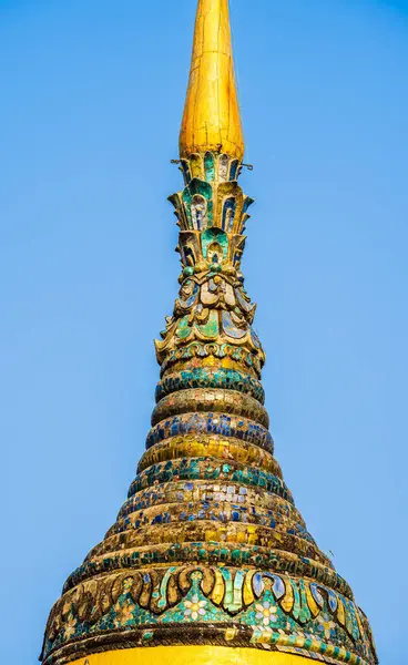 Chiang Mai, Tayland - 5 Şubat 2025: Güneşli havalarda tarihi merkez