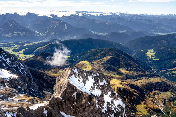 Avusturya 'nın Styria kentindeki Dachstein Buzul Manzarası