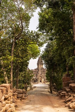 Angkor Kompleksi, Kamboçya 'daki Bakong Tapınağı' nın antik kalıntıları