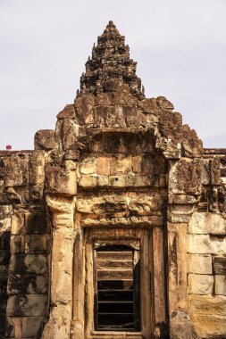 Angkor Kompleksi, Kamboçya 'daki Bakong Tapınağı' nın antik kalıntıları