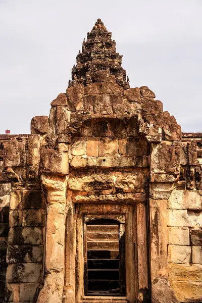Angkor Kompleksi, Kamboçya 'daki Bakong Tapınağı' nın antik kalıntıları