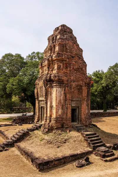 Angkor Kompleksi, Kamboçya 'daki Bakong Tapınağı' nın antik kalıntıları