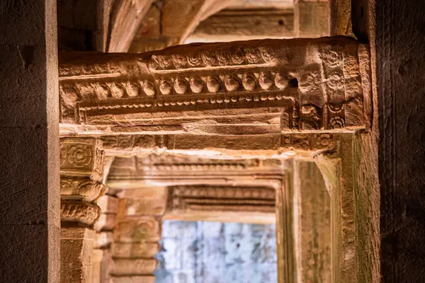 Angkor, Kamboçya 'daki Antik Ta Phrom Tapınağı