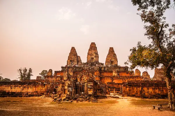 Angkor, Kamboçya 'da Sunset' teki Pre Rup Tapınağı