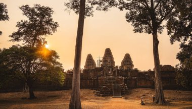 Angkor, Kamboçya 'daki Antik Doğu Mebon Tapınağı