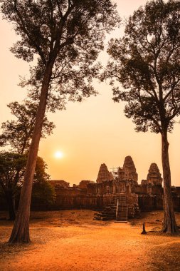 Angkor, Kamboçya 'daki Antik Doğu Mebon Tapınağı