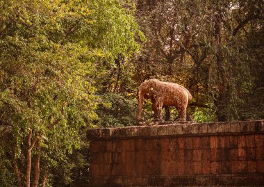 Angkor, Kamboçya 'daki Antik Doğu Mebon Tapınağı